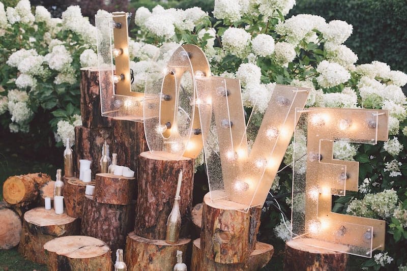 Where to Find the Best Used Wedding Decor Online